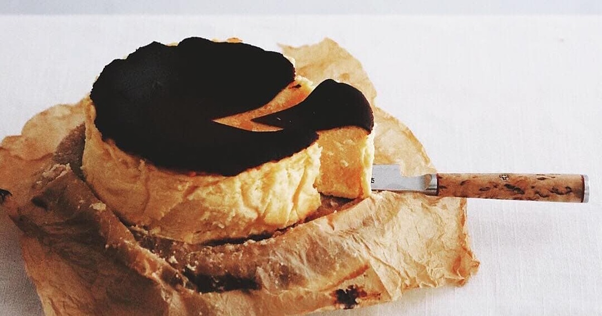 真っ黒いチーズケーキ バスクチーズケーキ がブームの予感 おうちごはん