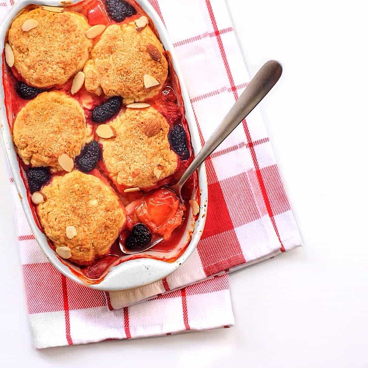 生地をのせて焼くだけ アメリカ発の簡単おやつ コブラー に注目 おうちごはん