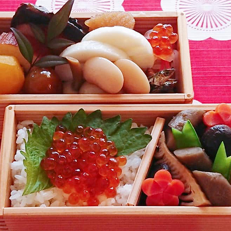 一年の始まりはちょっと豪華に おいしいがいっぱいのおせち弁当でお正月気分 おうちごはん
