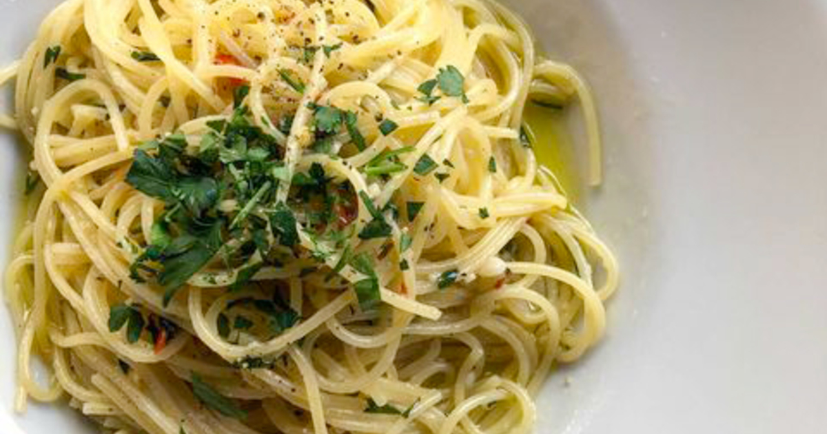 ペペロンチーノ あらびきソーセージの麺大盛ペペロンチーノ（604円）」 2022年9