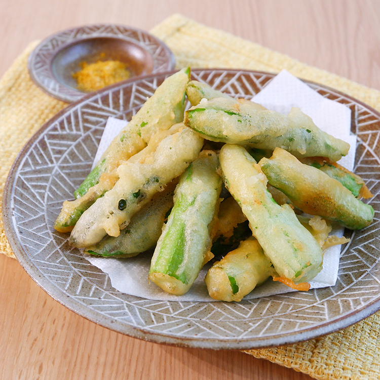 ふんわり甘 い衣がおいしい サクサクでジューシーな アスパラガスのフリッター おうちごはん