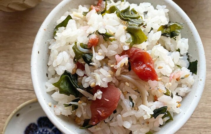 主菜にも副菜にも大活躍！甘酸っぱさがたまらない、梅干しを使ったアレンジレシピ