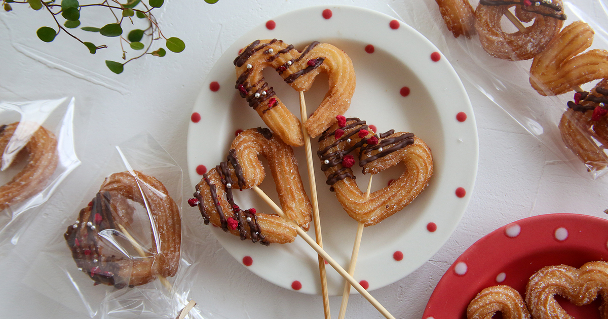 ミニサイズでかわいさ倍増！バレンタインにおすすめ「チュロスポップ