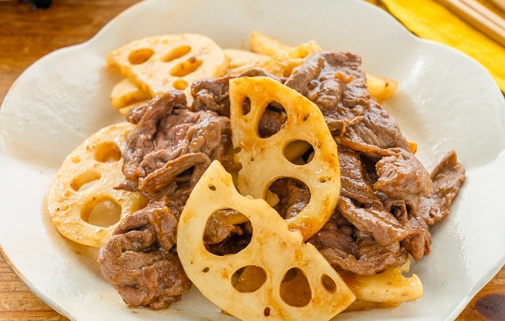 シャキシャキがたまらない！ごはんが進む秋おかず「牛肉とれんこんの甘辛炒め」