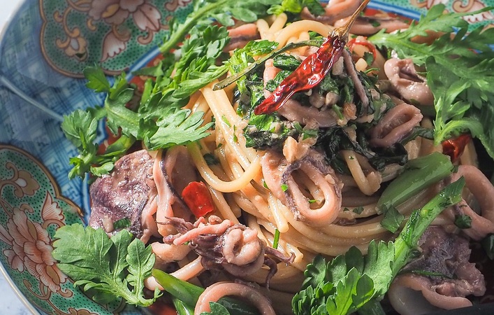 今が旬で柔らかい！「春菊」のイメージが変わるアレンジレシピ