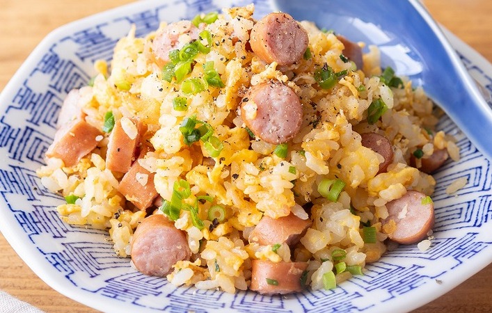 調理時間5分とは思えないおいしさ！冷蔵庫の定番食材で作る「やみつきチャーハン」
