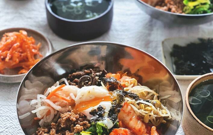 お肉も野菜もひと皿で♪異国情緒あふれる「アジアのっけごはん」を楽しもう
