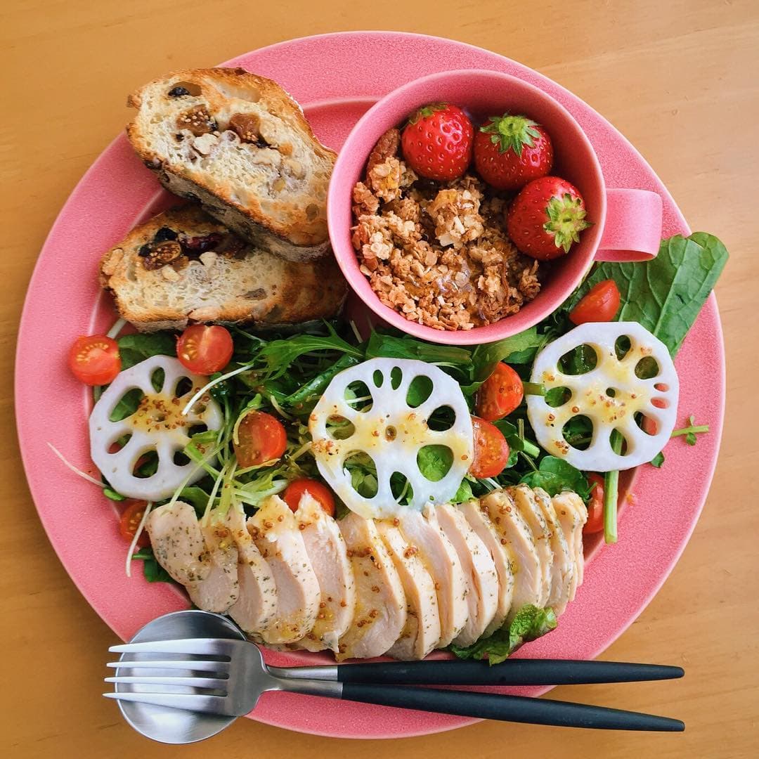 https://www.instagram.com/p/BCjqXQrNEnw/