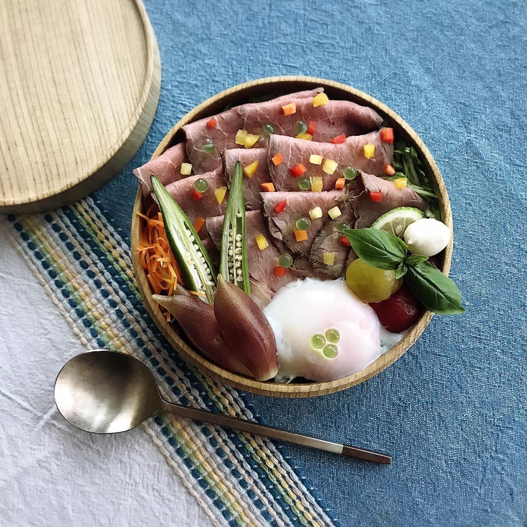 https://www.instagram.com/p/B1kEIU7A8x5/