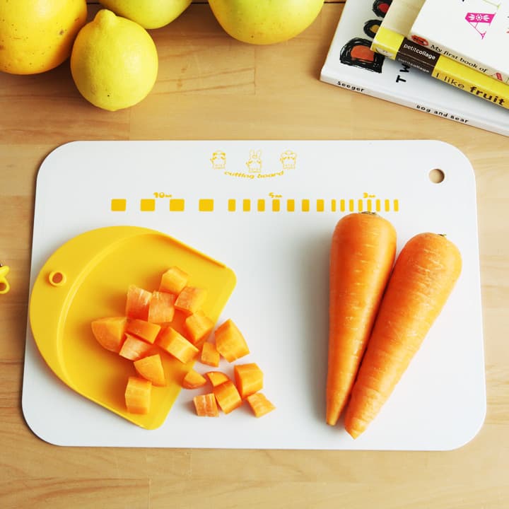 リトル・シェフクラブ　やわらかまな板（スクレッパー付き）